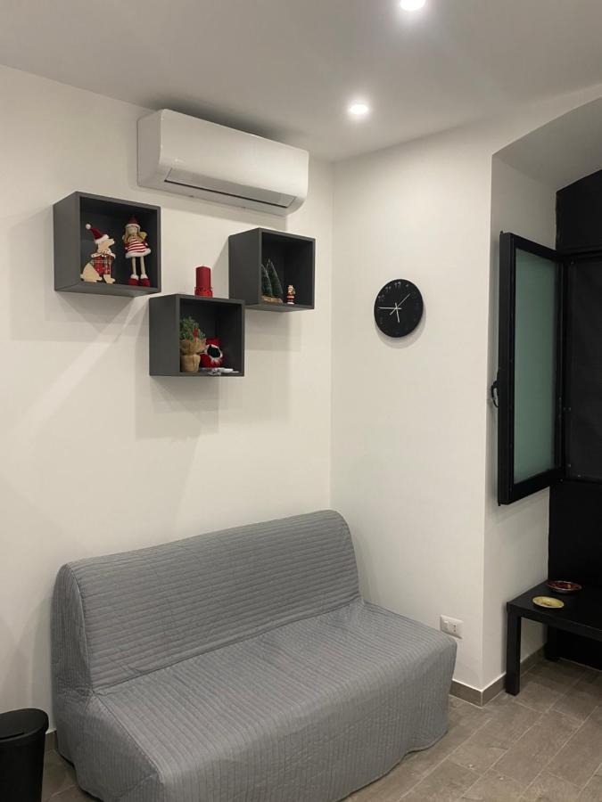 The Nest Of Via Toledo Apartment Наполи Екстериор снимка